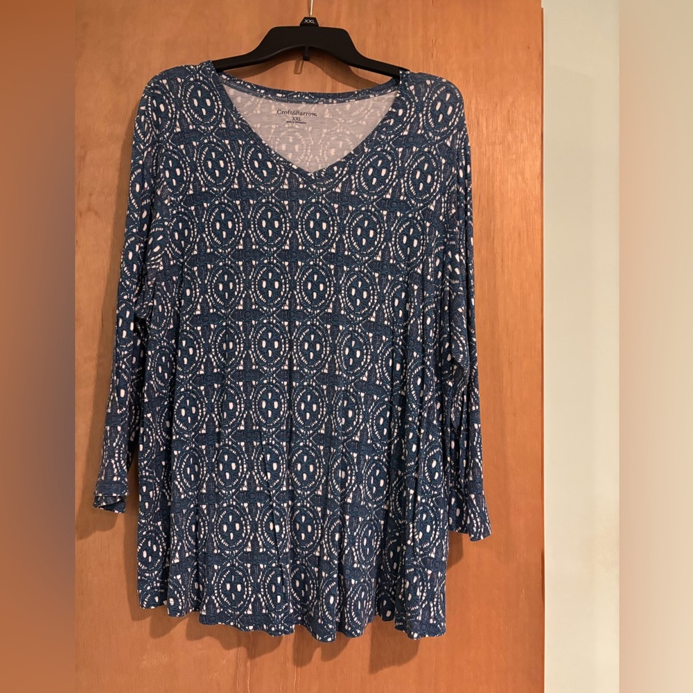 Woman’s Blouse Croft & Barrow blue & white size XXL